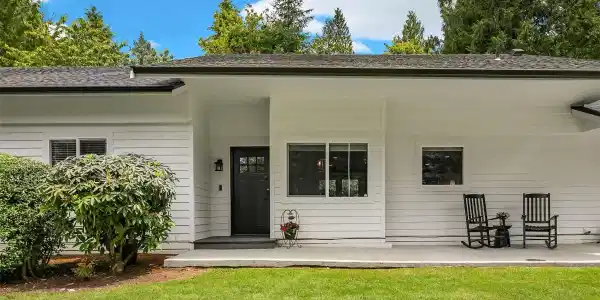 18208 Spring Lake SE