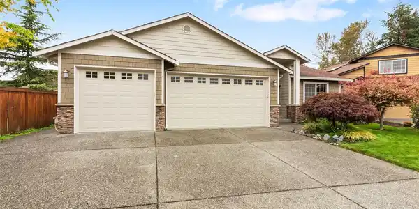 3906 145th SE