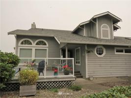 554 Chinook Avenue SE