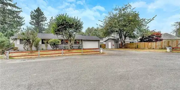 910 Hillcrest Drive