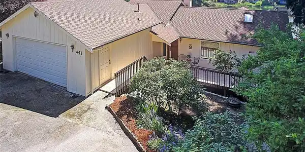 441 Lochwood