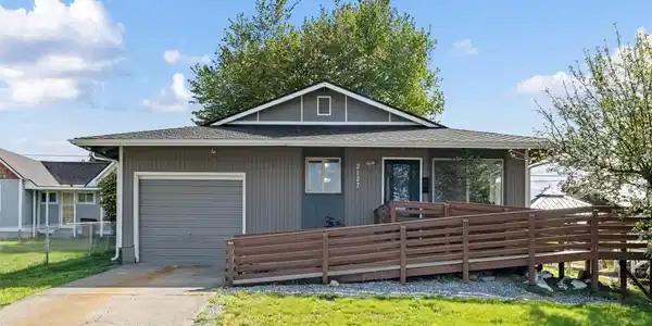 2127 Cushman St