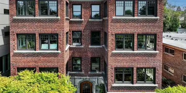 1112 Broadway E
