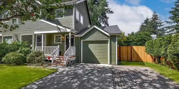4176 244th SE