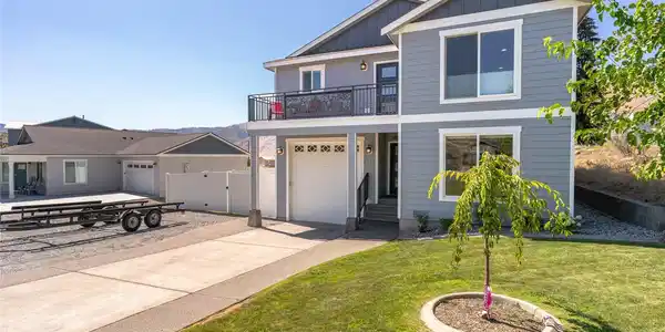 225 Lakeview