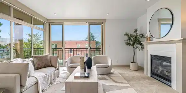 2035 Eastlake E