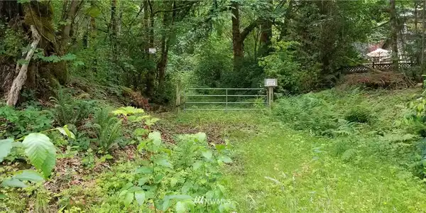 202 NE 198th (Paradise Lk Rd)