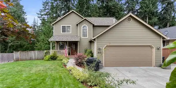 18131 Clear Lake SE