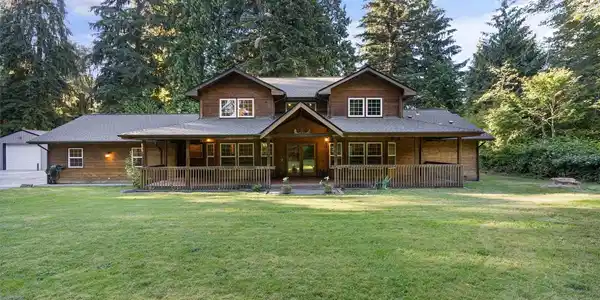 13525 Lost Lake