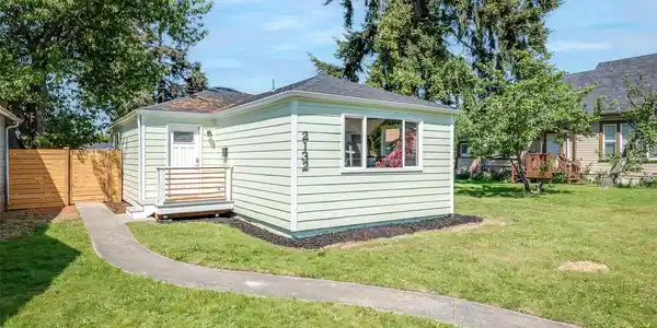 2132 Wilkeson