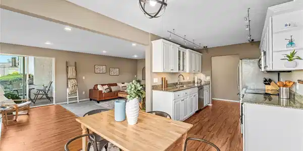 3600 Whitman N
