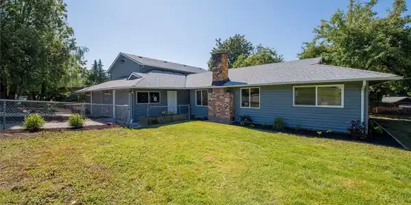 5901 214th SW