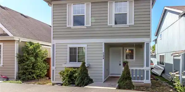 724 29th SE