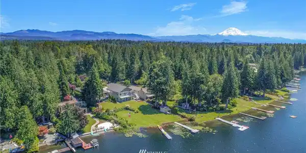 31171 Lake Morton SE