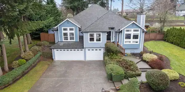 924 187th E