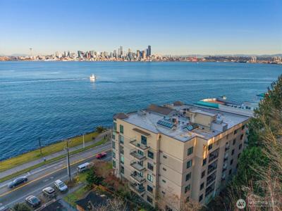 1005 Harbor SW