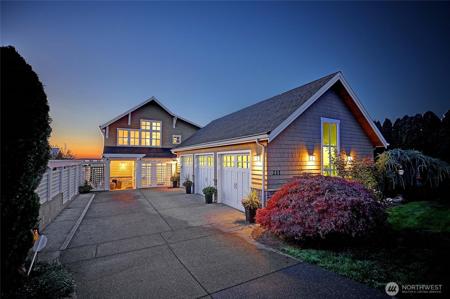 211 Sunset
