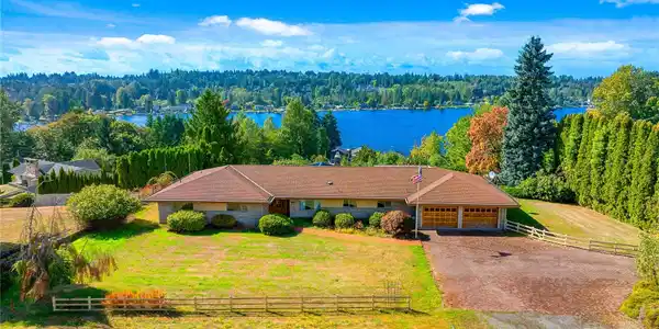 606 Rhodora Heights