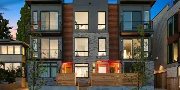 926 B Broadway E