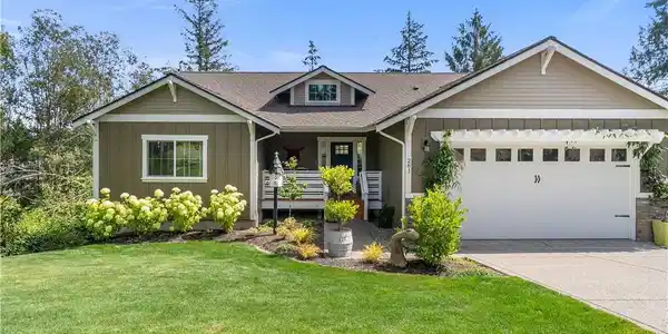 281 E Mountain View Drive