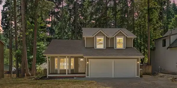 22521 Clearland SE