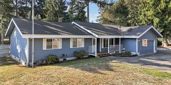 18205 Bonney Lake E