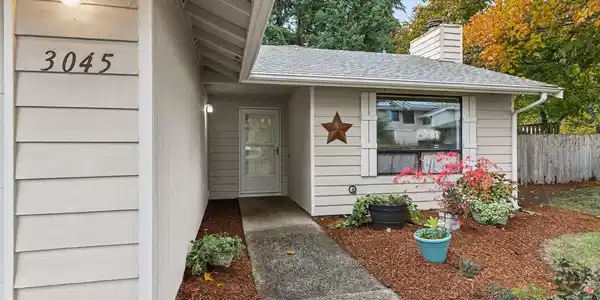 3045 Carpenter Hills SE