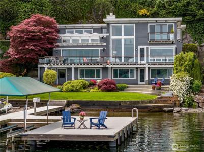 842 Lake Sammamish SE