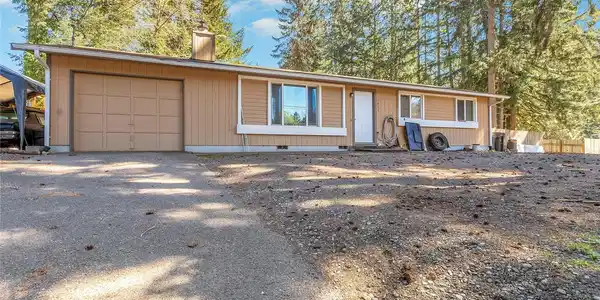 1402 Kaiser NW