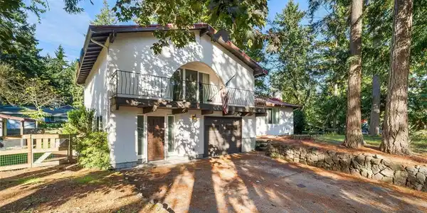 8905 107th SW