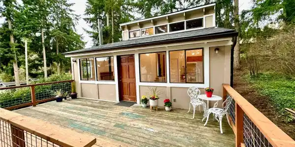 379 Glengarry