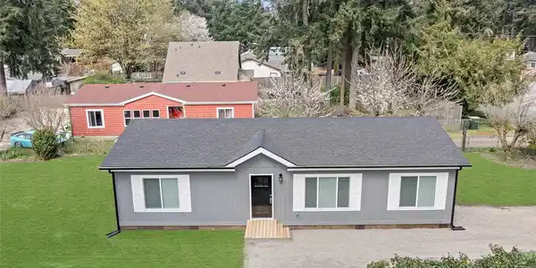 12127 Collins SE