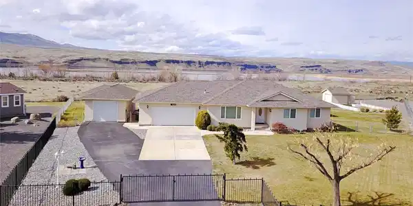 707 Ross SW