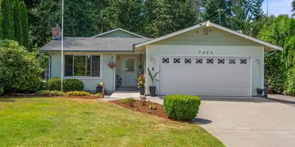 7409 207th E