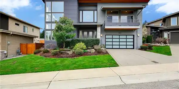 18823 41st S