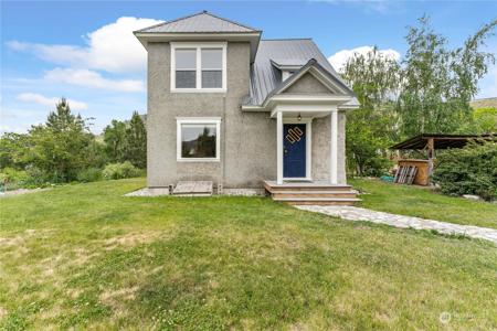328 E Raymond