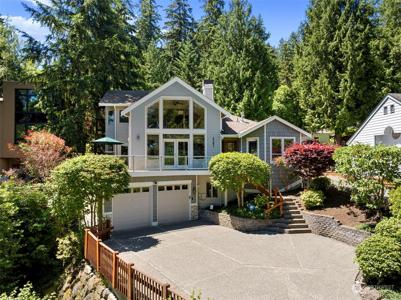 2247 Lake Sammamish SE