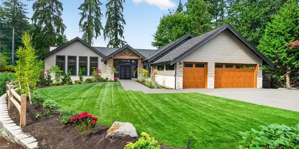 33 Forest Glen SW