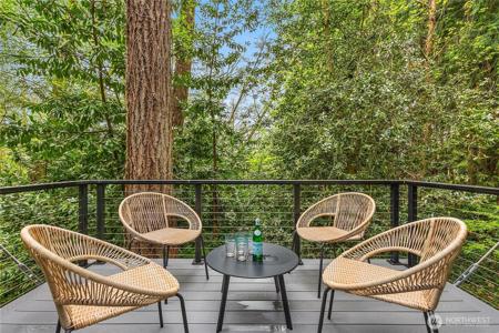 10003 Manitou Beach NE