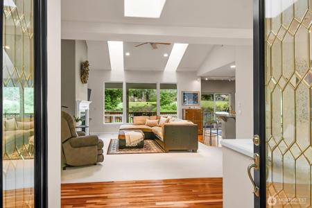 6958 Marymac SW