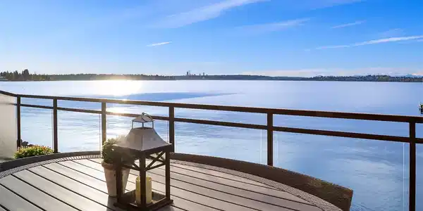 6363 Lake Washington NE