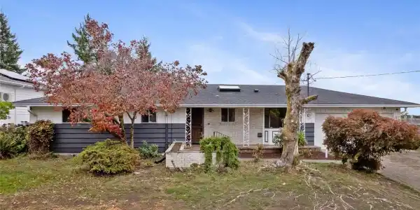 8924 Butte SW