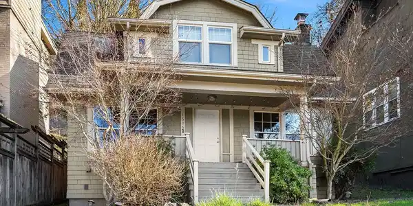 1606 Lakeview E