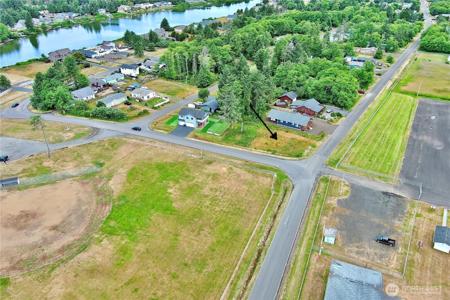 501 Duck Lake NE
