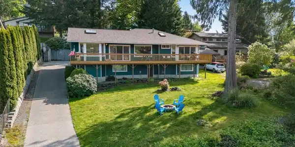 2110 256th NW