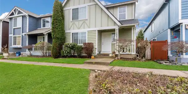704 29th SE