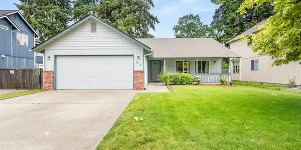 5612 Vincent SE