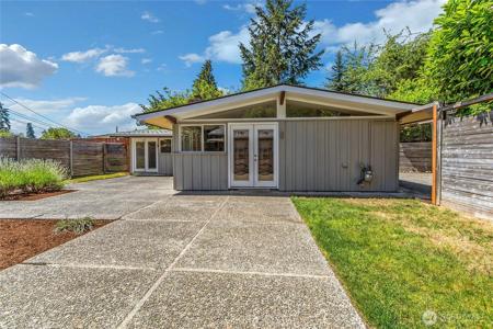 7801 Leschi SW