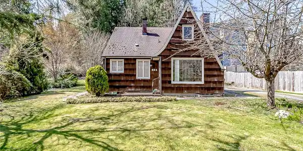 524 S Davies Road