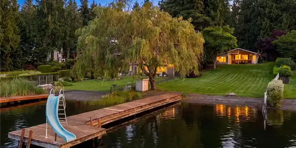 31089 Lake Morton SE